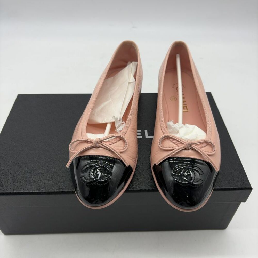 CHANEL Pink Ballet Flats Leather